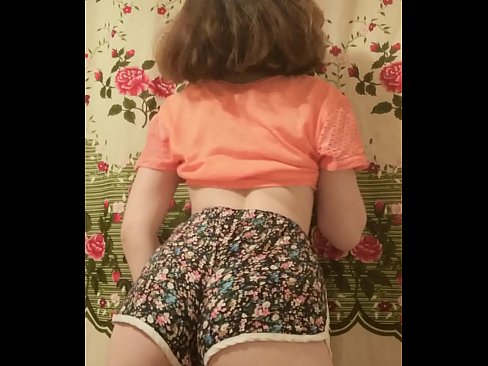 ❤️ دختر جوان سکسی که شورتش را جلوی دوربین در می آورد ☑ پورنو روسی در پورنو fa.pornohammer.ru